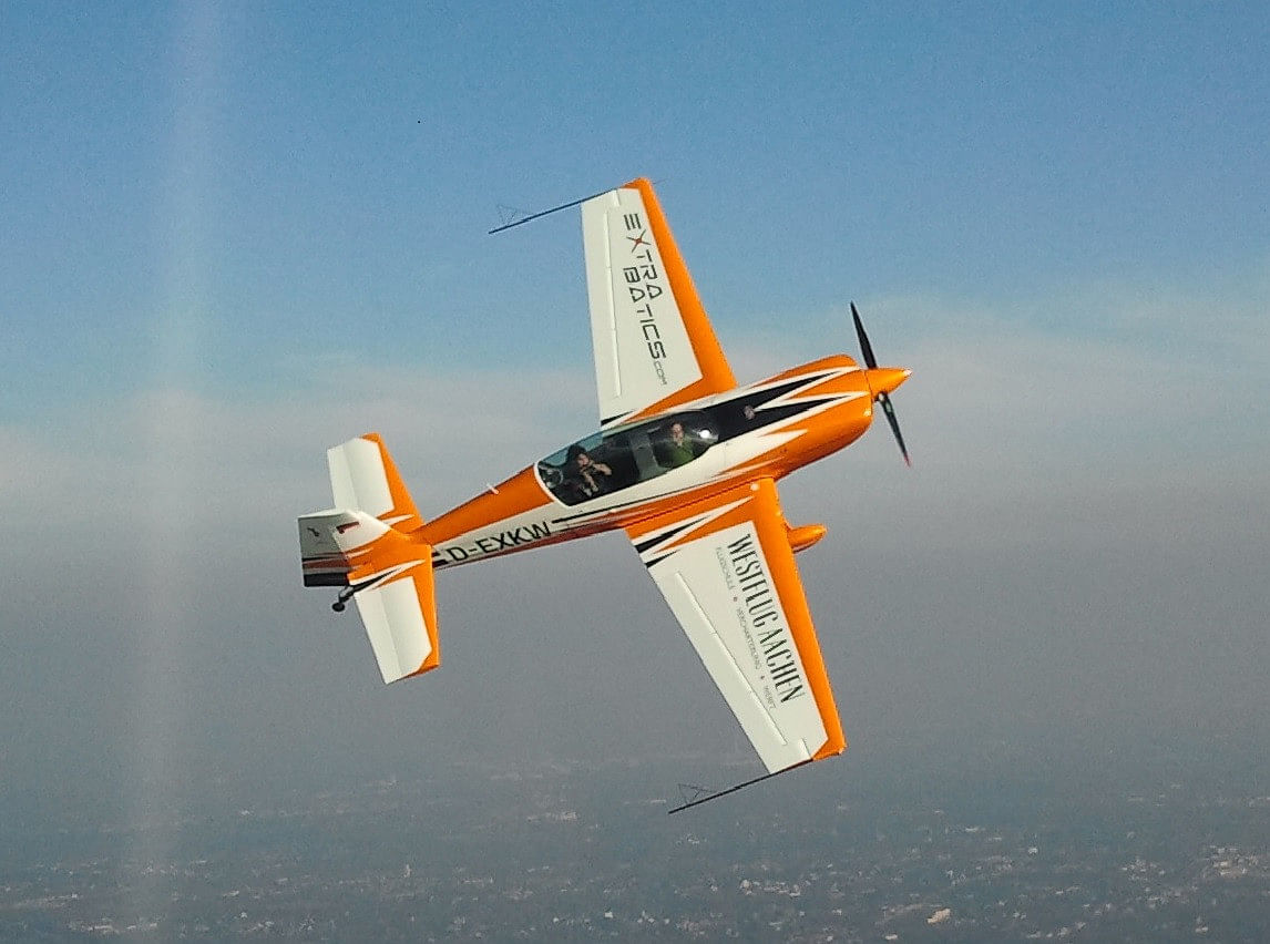 Kunstflug in einer Extra 330LX