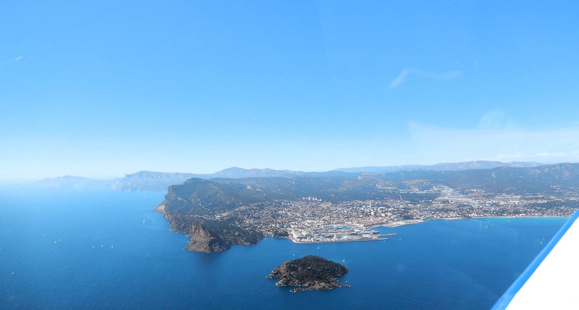 Baie de La Ciotat: île verte et bec de l'aigle