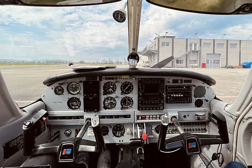 Das Cockpit der PA28