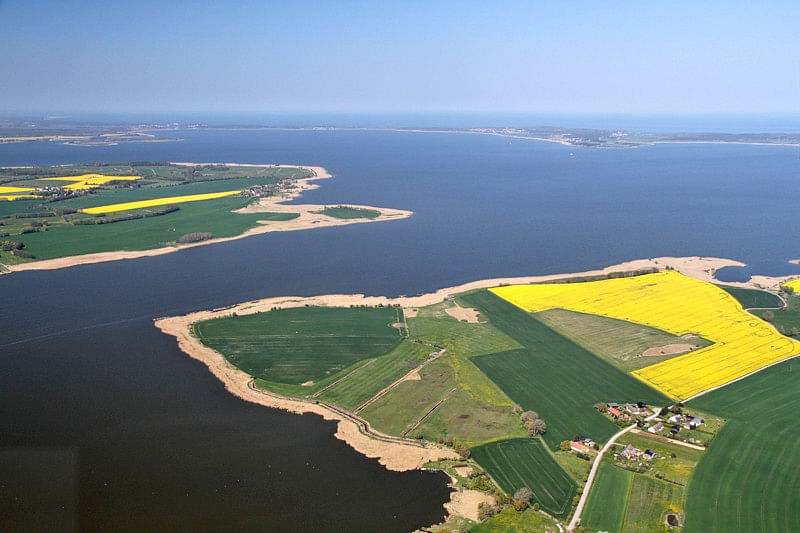 Hubschrauberrundflug über die Ostsee und ihr Achterwasser