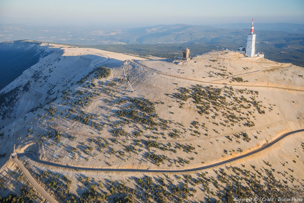 Prenez de la hauteur : Le Mont Ventoux en bout d'aile