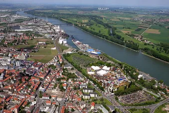 Rheinromantik und Rebenzauber: Ein Luftabenteuer ab Worms