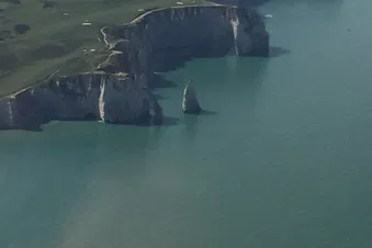Survol de la côte fleurie jusque Etretat