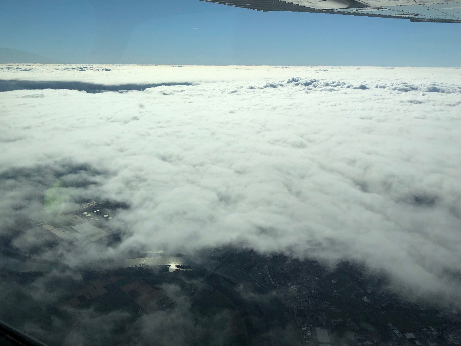 Wie funktioniert Fliegen in und über Wolken? DA-MA-HD
