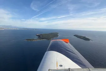 Vol à destination de cannes par les iles de Lerins
