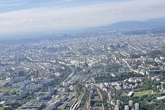 Rundflug von St. Pölten durch Wien