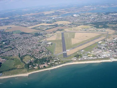 Solent (Lee) Airport - Day trip to the beach + sightseeing