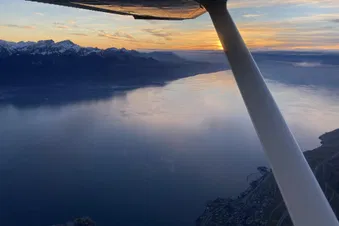 Le coucher de soleil vu du ciel, Préalpes et Plateau suisse