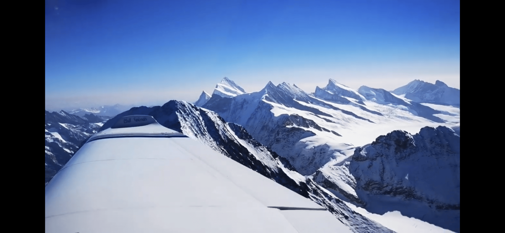 Survol des Alpes Bernoises avec pause café à La Gruyère