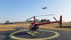 Kaffepause in Ecuvillens mit dem Helikopter