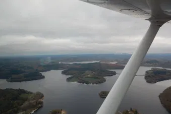 Survol du Lac de Vassivière et du plateau de Millevaches