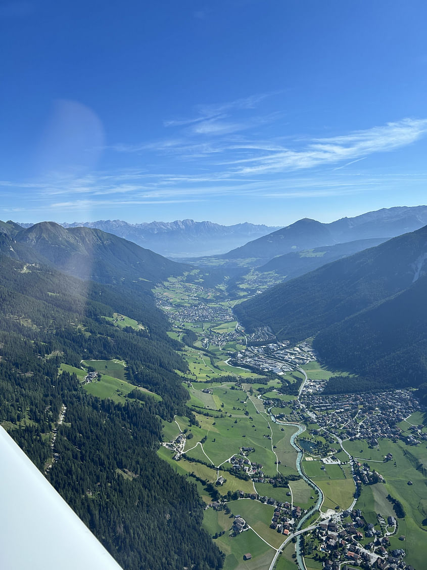 Erlebe die Alpen: 1-Stündiger Rundflug ab Innsbruck