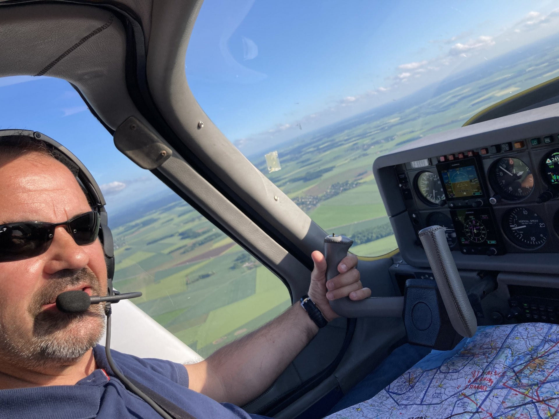 Balade aérienne et vue magnifique du château de Chantilly