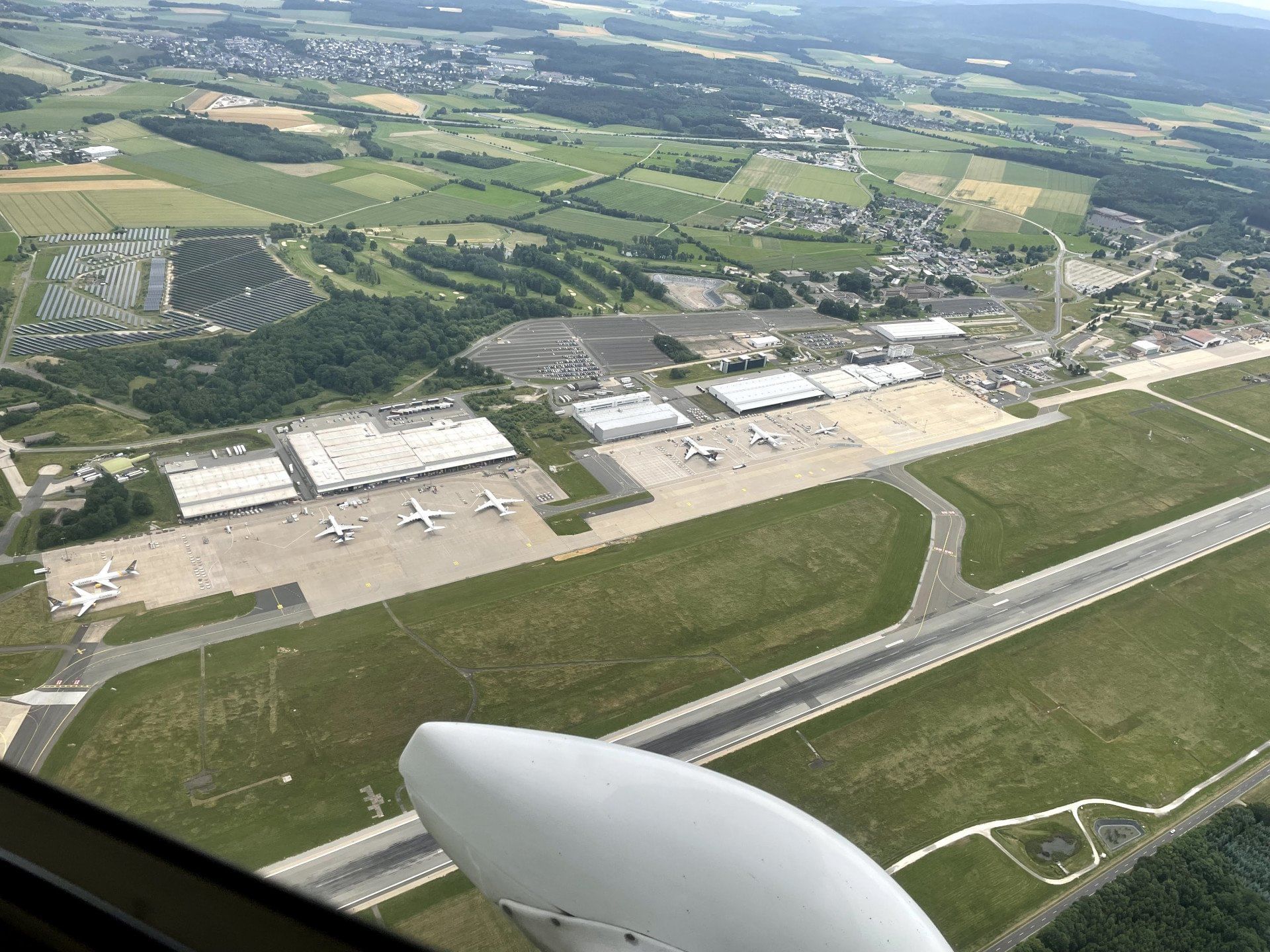 1h Rundflug über Ihre Wunschziele (2 Passagiere)