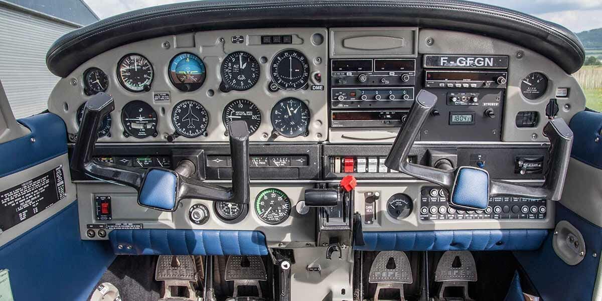 Cockpit du PA28