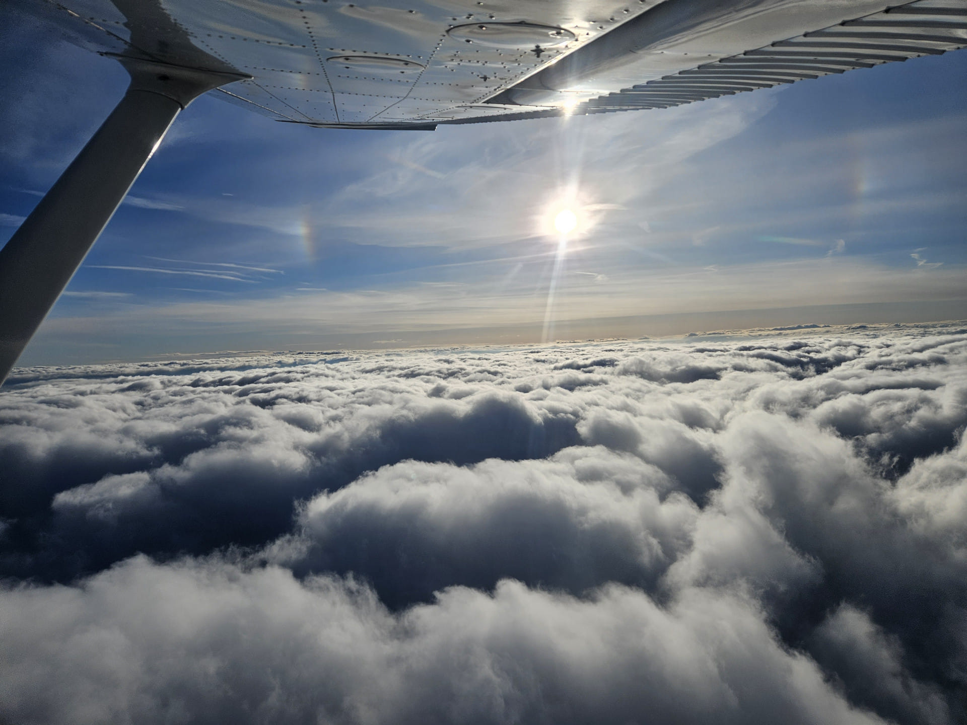 ...Über den Wolken, muss die Freiheit wohl grenzenlos sein...