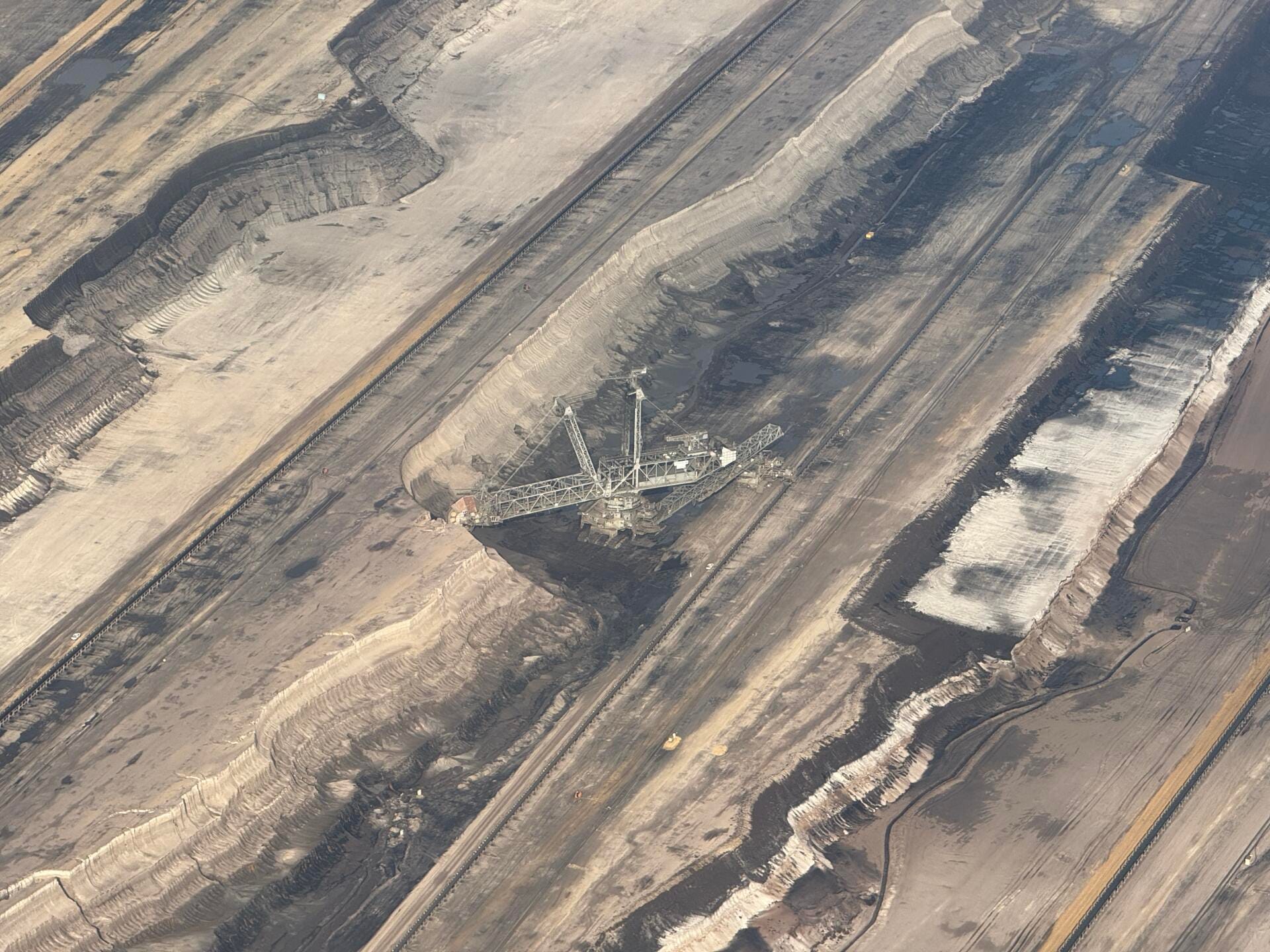 Tagebau und Steinbruch Rundflug mit Cessna 172