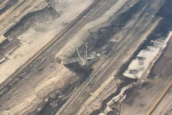Tagebau und Steinbruch Rundflug mit Cessna 172