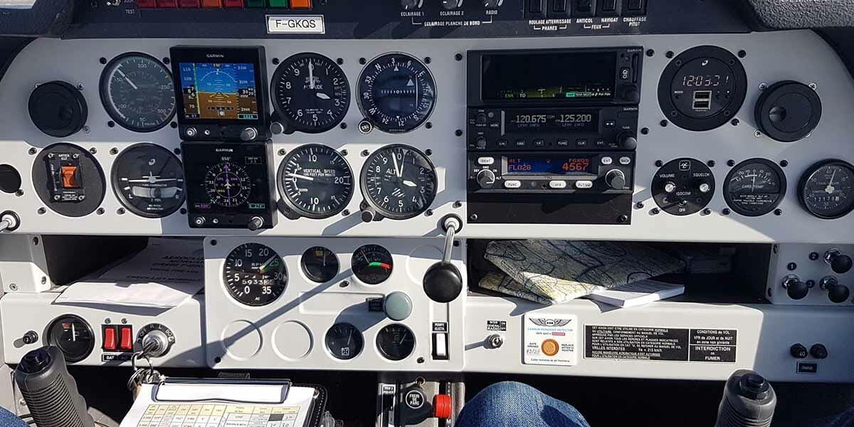 Cockpit du Robin DR400