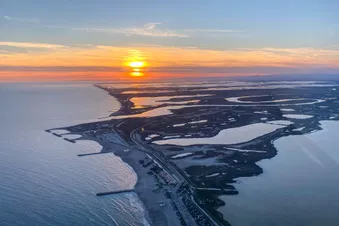 La magie du vol de nuit entre lac Léman et Plateau suisse