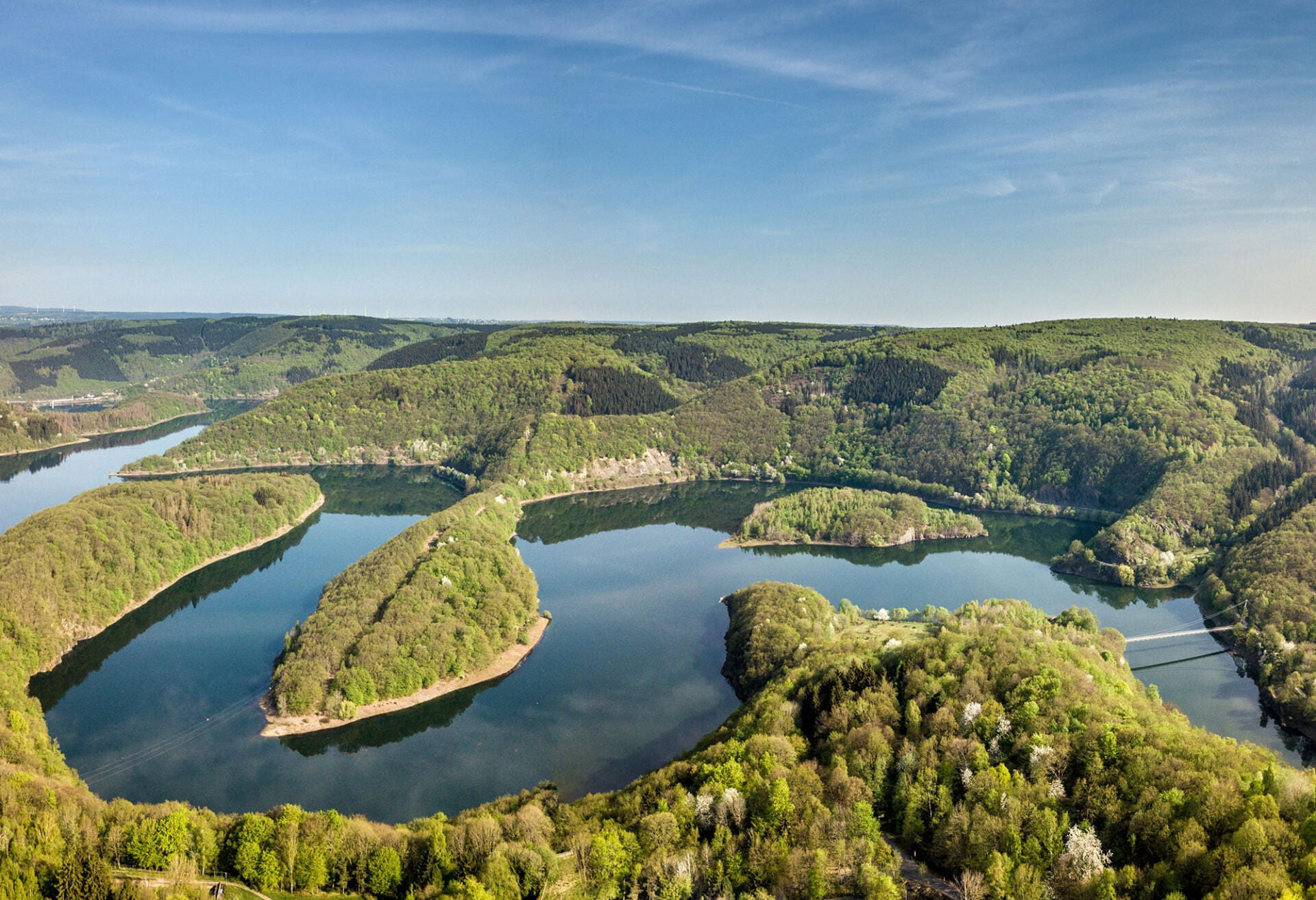 Rundflug über die Eifel mit Maaren, Seen und Nürburgring