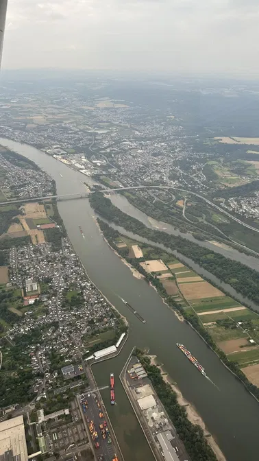Siegerlandflughafen, Rundflug über Koblenz