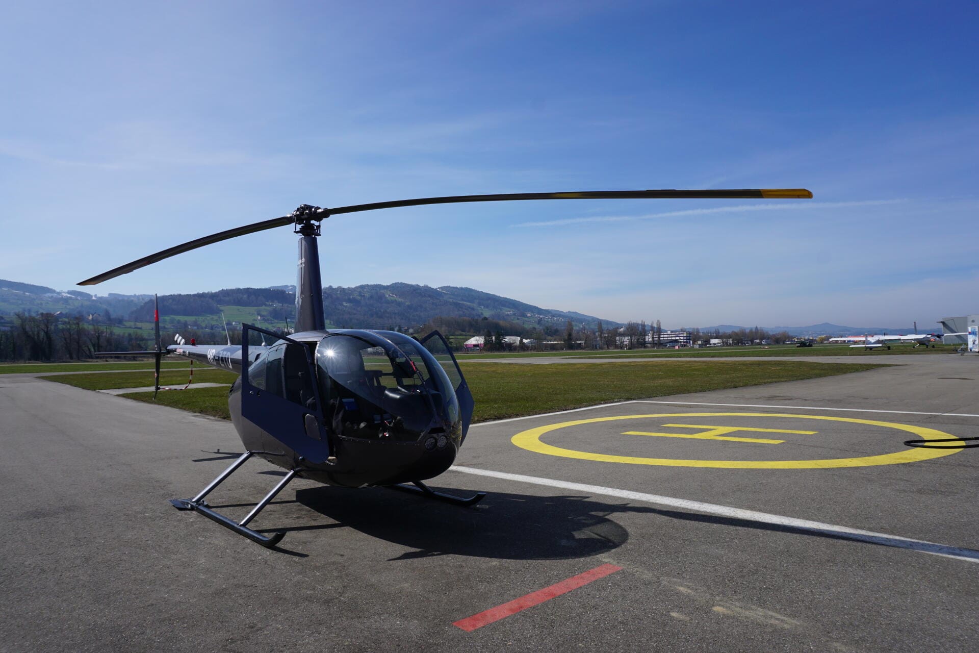 VIP Flug über die schönen Alpen nach St. Moritz