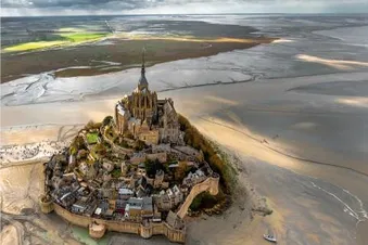 Le Mt St Michel, via la ville de Bagnoles de l orne.