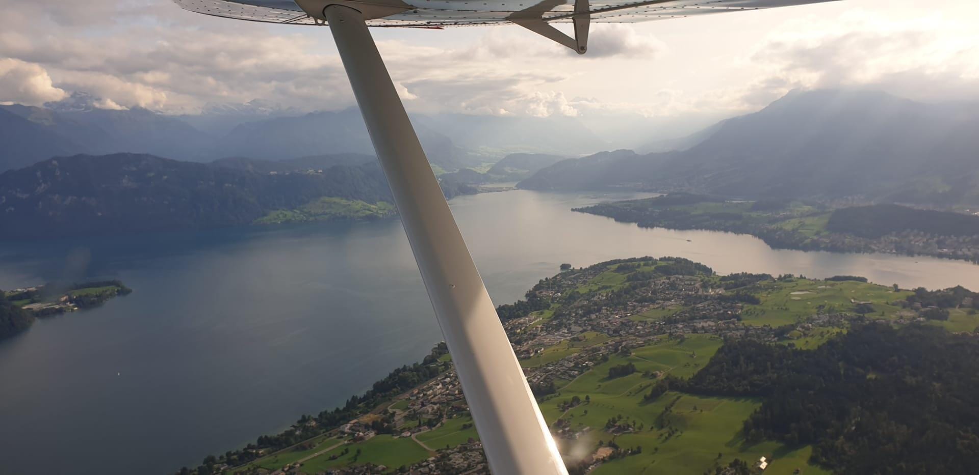Sechs-Seen-Rundflug für zwei Passagiere