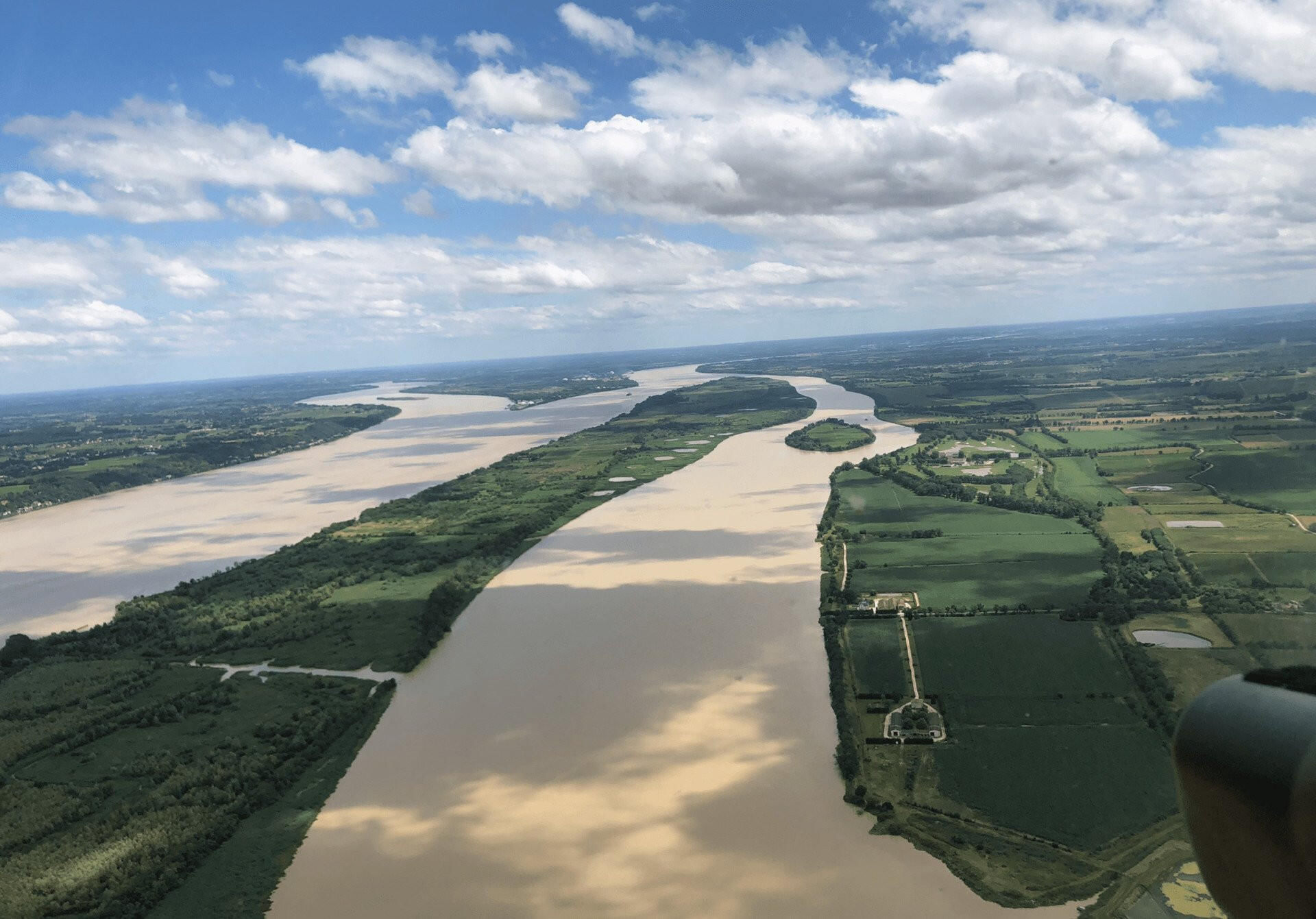 Découverte des châteaux du Medoc en hélicoptère 🍷