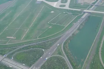 A9 Schkeuditzer Kreuz mit RWY 08/26 L