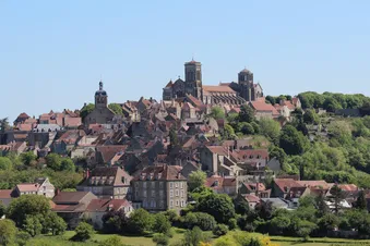 Balade aérienne à Vézelay depuis Nevers