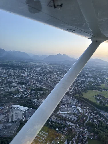 Rundflug über Salzburg und die Seenlandschaft