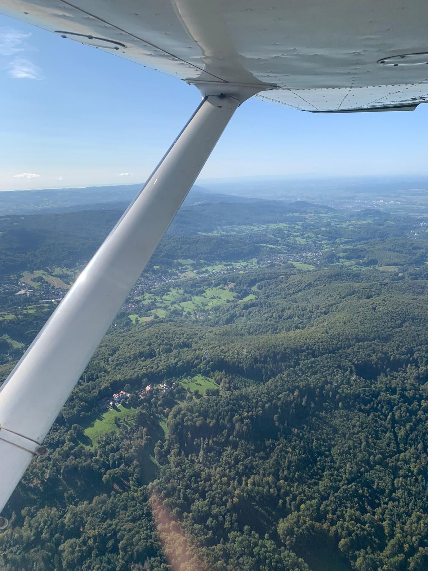 Rundflug über den Odenwald, herrliche Landschaft genießen