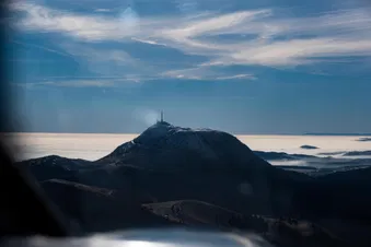 Survol des volcans d'Auvergne !