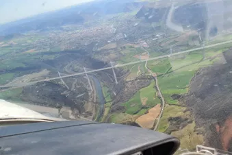 Entre géants et paysages volcaniques : Millau & Salagou