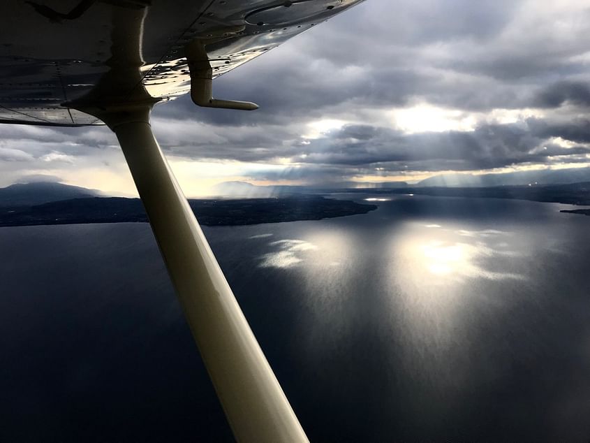 Sightseeing Flight: Magical snowy mountains !