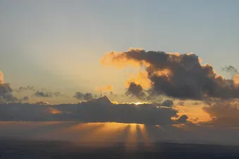 Vol au coucher de soleil