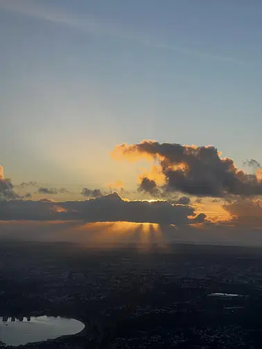 Vol au coucher de soleil