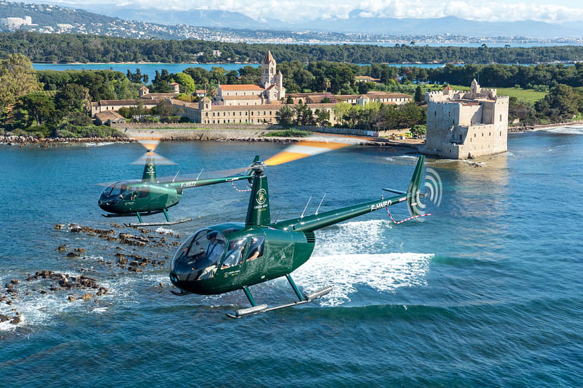Cannes et les îles de Lérins - Vol privé - R44