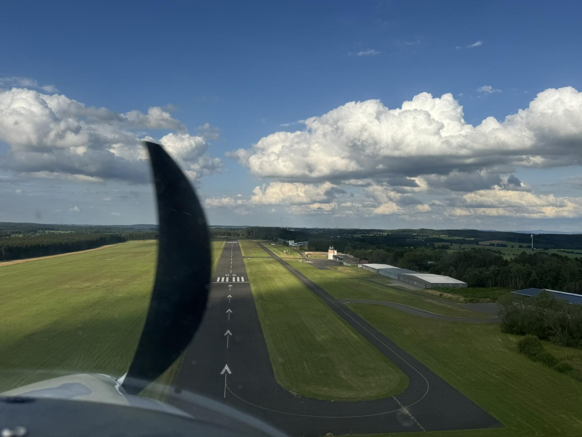 Anflug Flugplatz Dahlemer Binz
