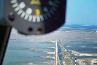 Vol Hélico - Baux de Provence, fil du Rhône et littoral