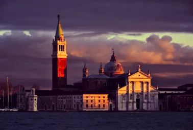 Flug nach Venedig zum Shoppen oder/und als Sightseeing-Tour (C177R Cardinal)