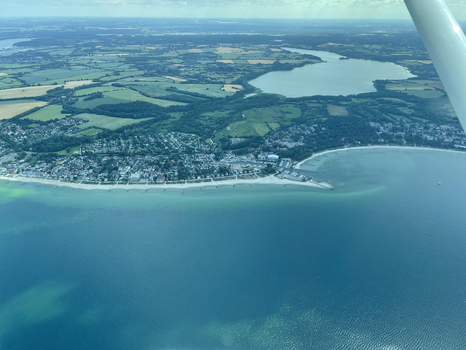 Rundflug entlang der Ostseeküste