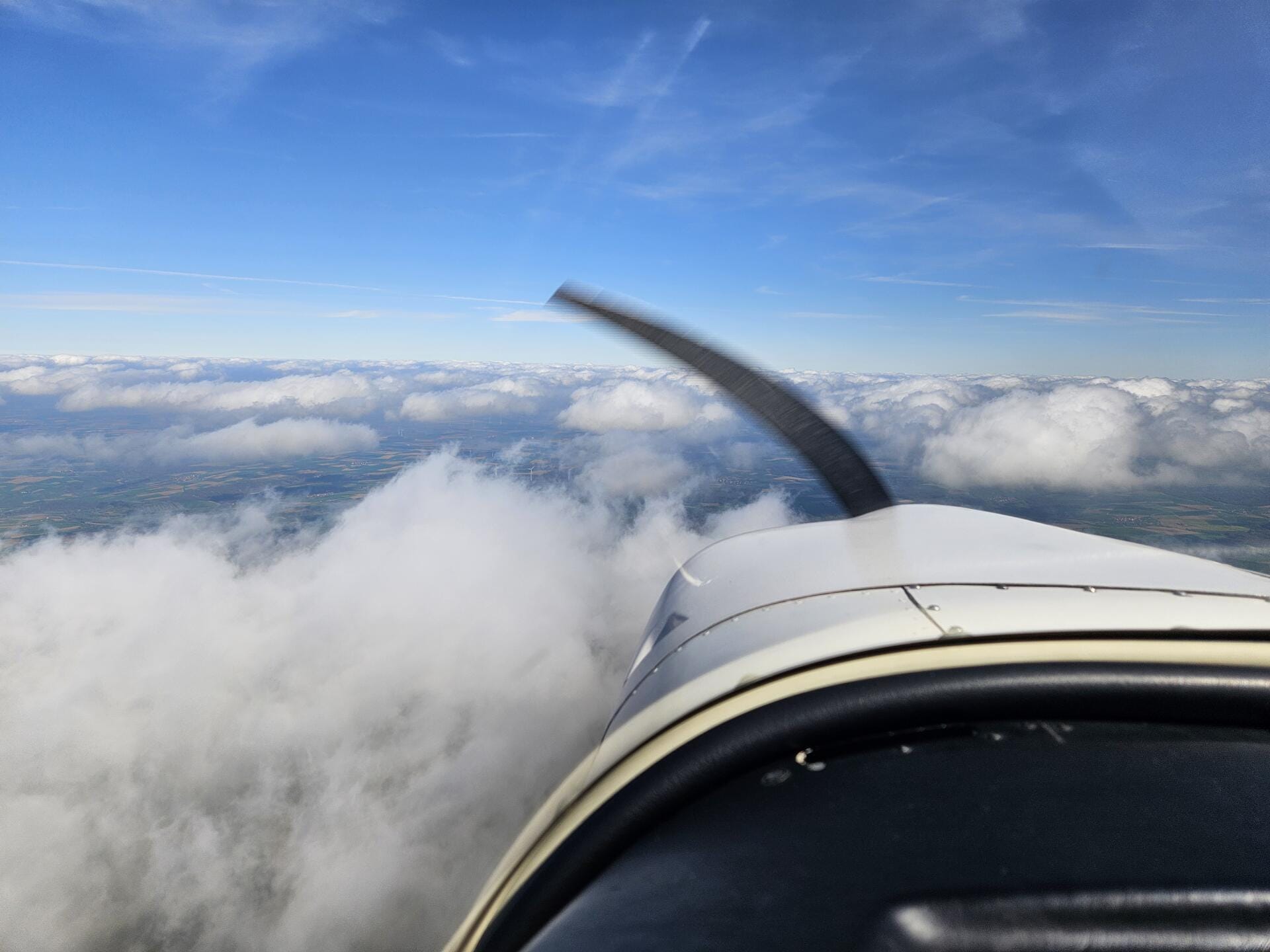 Robin R2160D