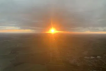 Vol au coucher de soleil