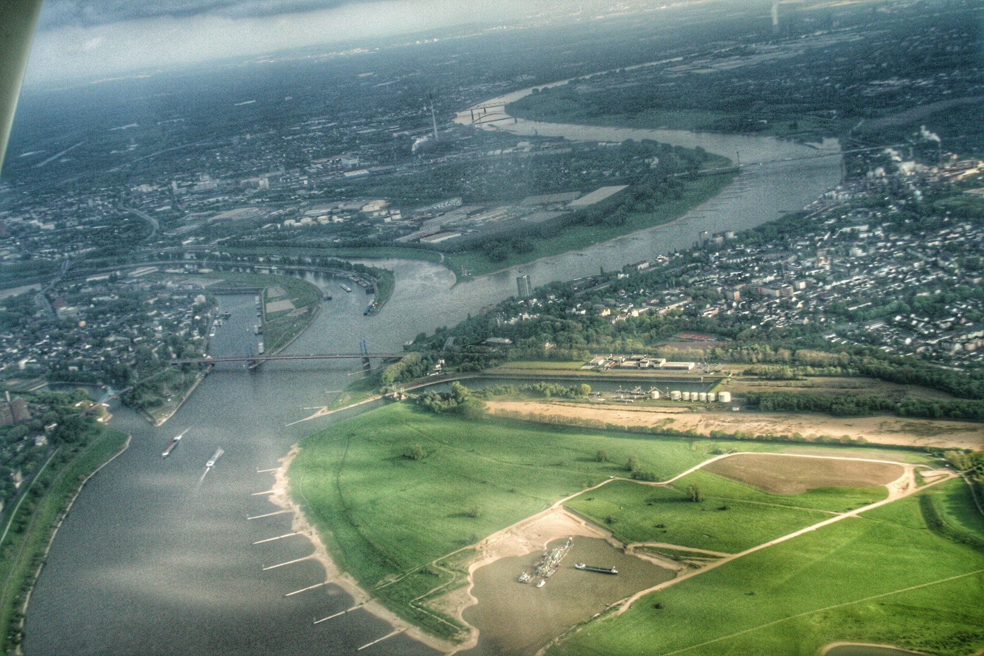 Der Rhein - Zwischen Industrie und Natur