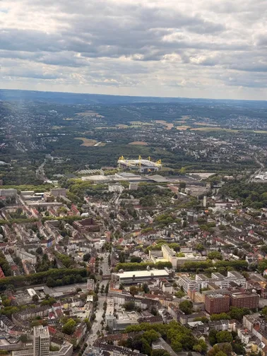 Kleiner Rundflug über Dortmund (Innenstadt, Stadion, ..)