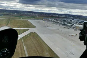 Hubschrauberrundflug über Stuttgart (nur ab 3 Personen)