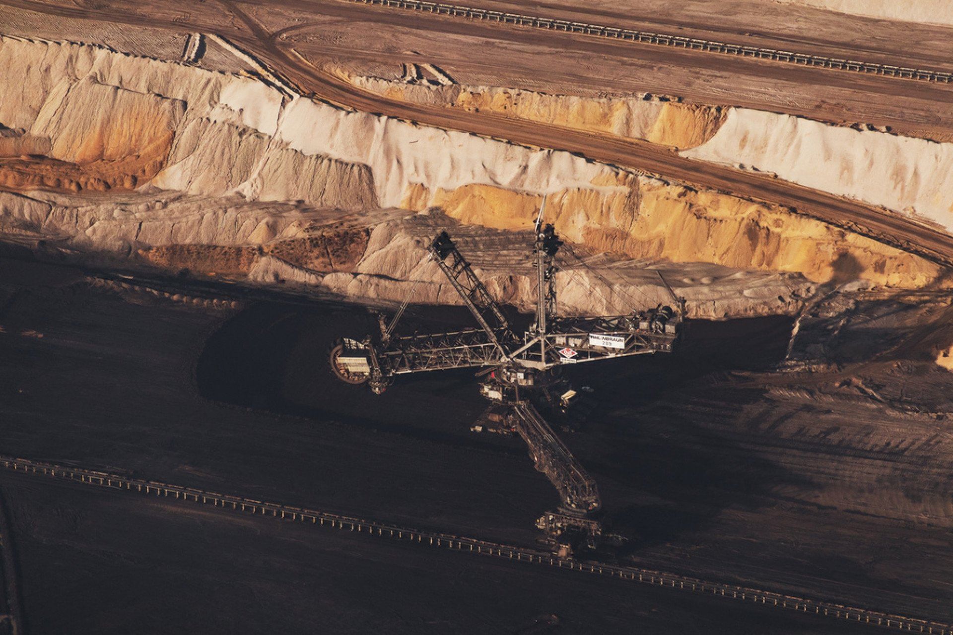 Tagebau Hambach und Kölner Dom